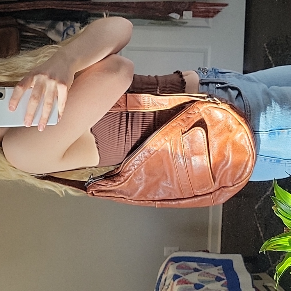 Vintage ameribag leather sling bag